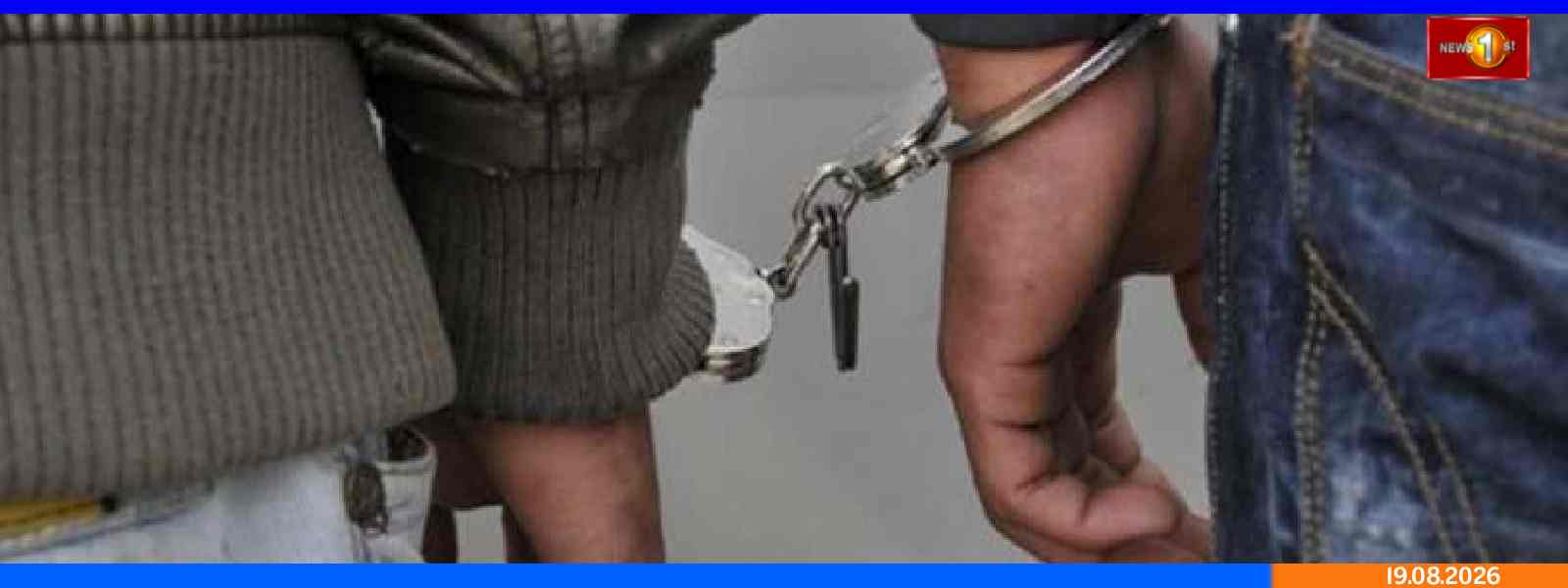 சட்டவிரோத சிகரெட்களுடன் சீன பிரஜைகள் கைது